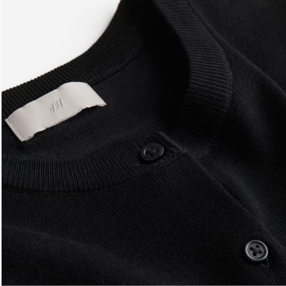 H & M Classic Cardigan Black Round Neck Buttondown Sweater Size- XL - Picture 4 of 7